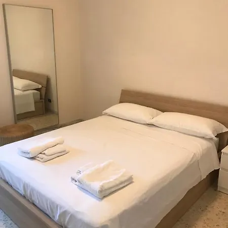 Parco 2 Giugno 3* باري