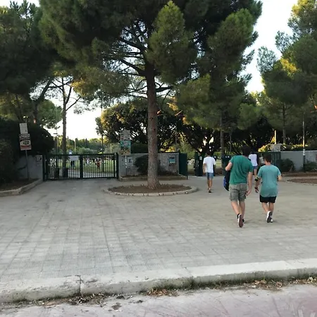 Parco 2 Giugno Couette-café 3*