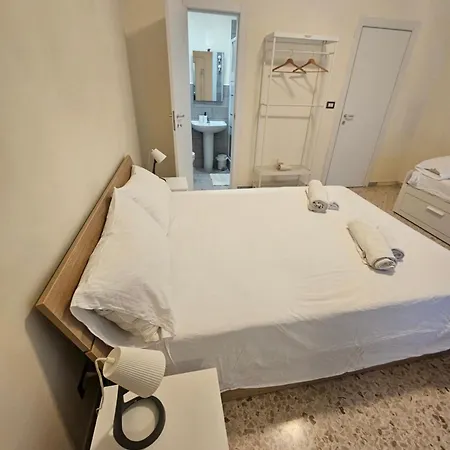 Bed & Breakfast Parco 2 Giugno 3*